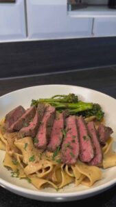 creamy steak pasta1