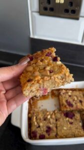 raspberry oatmeal bars1